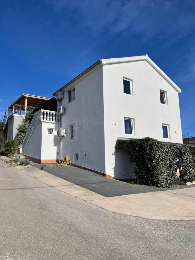 Apartments Frigan Maslenica Exterior foto