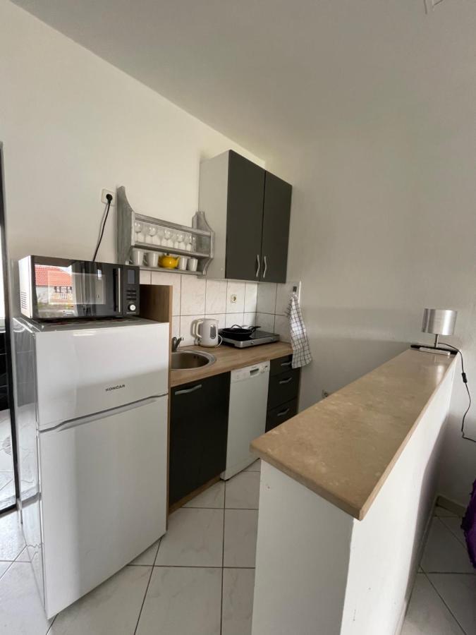 Apartments Frigan Maslenica Exterior foto